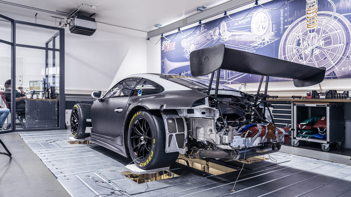 KW automotive unterstützt die Team-Trophäe der NLS | ADAC RAVENOL ...
